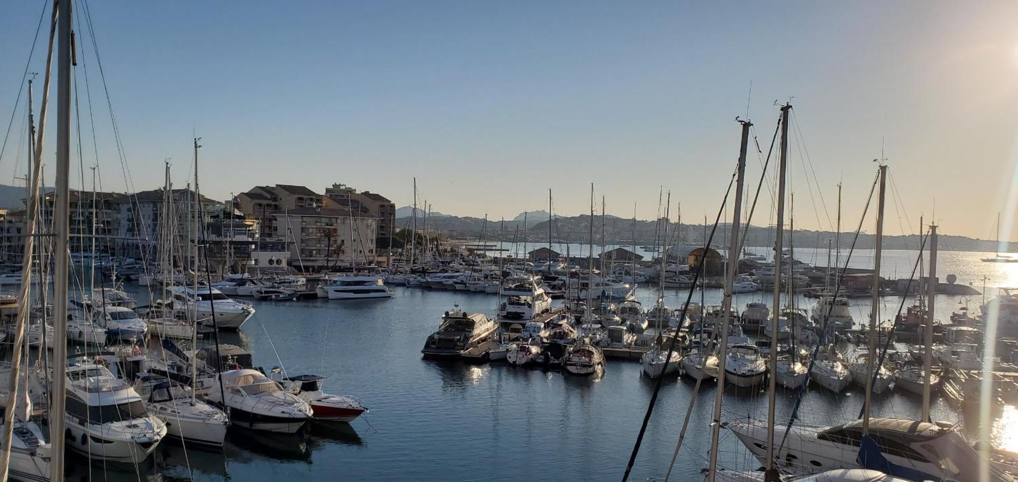 Residence Cap Hermes, Incroyable Vue Sur Le Port, Fréjus Buitenkant foto
